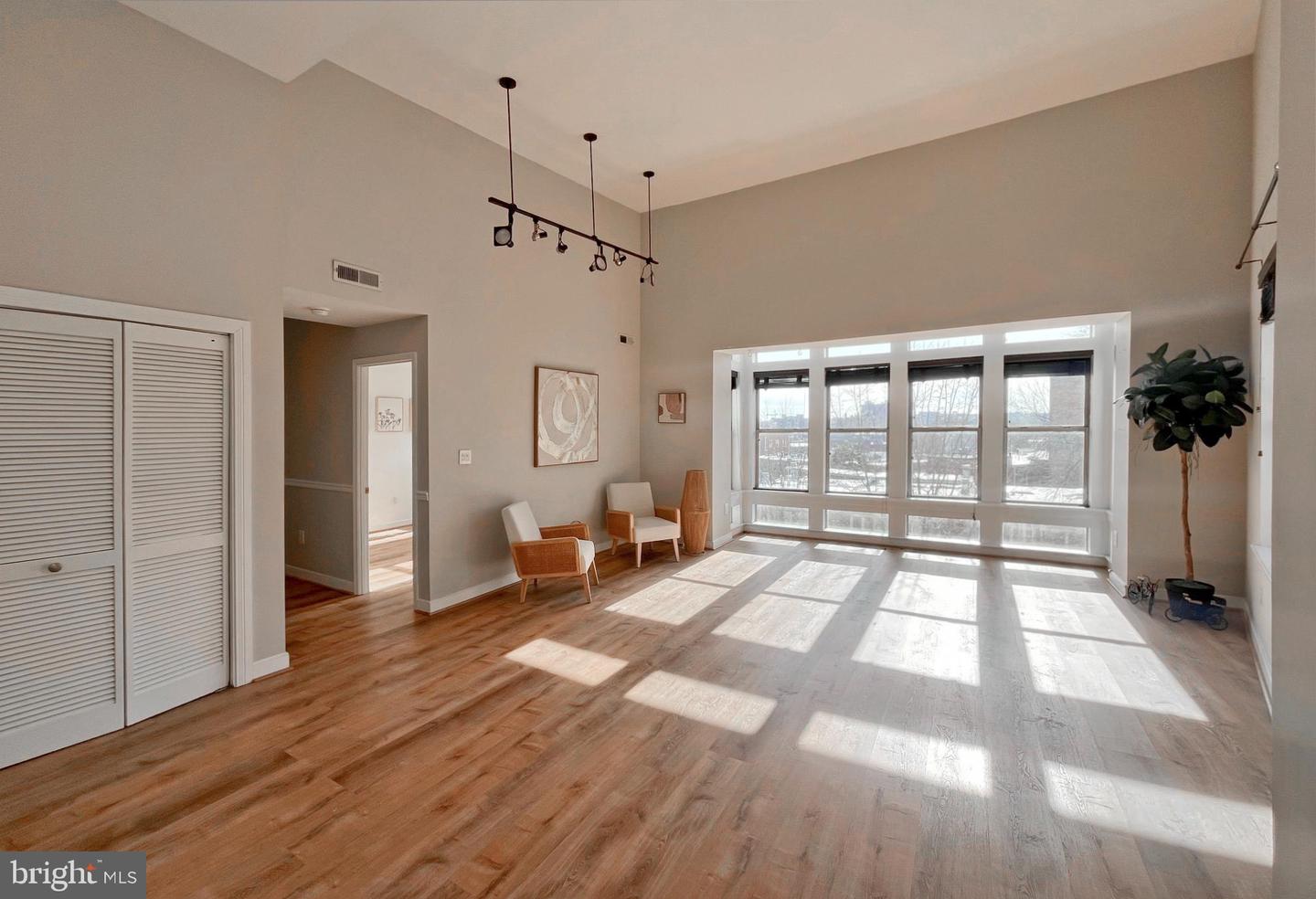 1827 FLORIDA AVE NW #401, WASHINGTON, District Of Columbia 20009, 2 Bedrooms Bedrooms, ,2 BathroomsBathrooms,Residential,For sale,1827 FLORIDA AVE NW #401,DCDC2245486 MLS # DCDC2245486