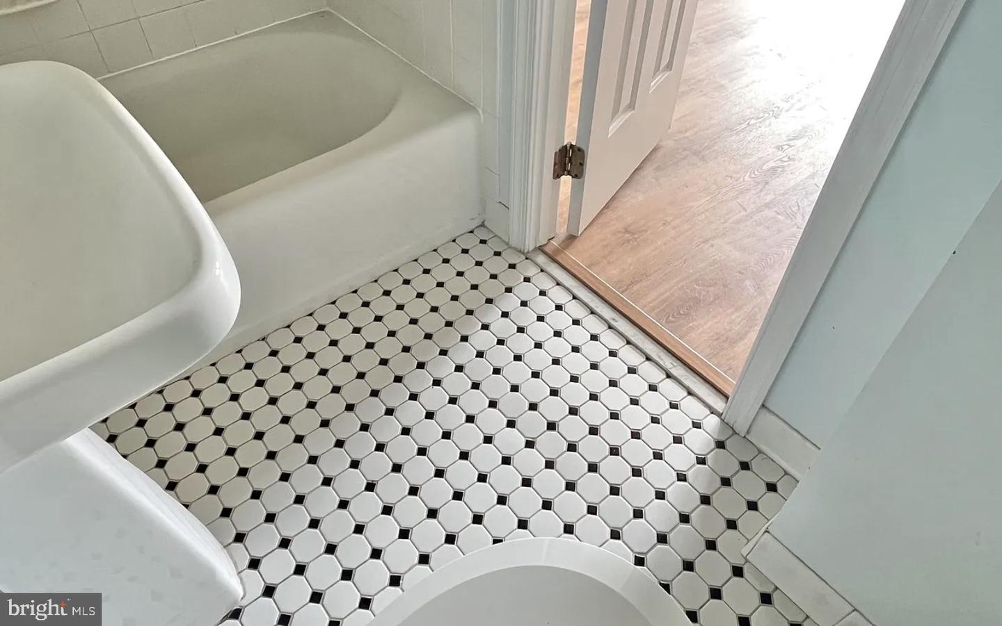 1827 FLORIDA AVE NW #401, WASHINGTON, District Of Columbia 20009, 2 Bedrooms Bedrooms, ,2 BathroomsBathrooms,Residential,For sale,1827 FLORIDA AVE NW #401,DCDC2245486 MLS # DCDC2245486