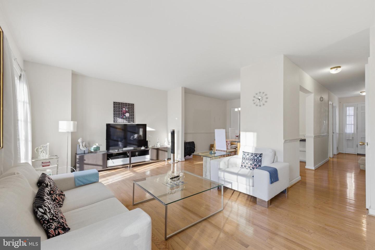 7227 EVANSTON RD, SPRINGFIELD, Virginia 22150, 3 Bedrooms Bedrooms, 7 Rooms Rooms,3 BathroomsBathrooms,Residential,For sale,7227 EVANSTON RD,VAFX2290296 MLS # VAFX2290296