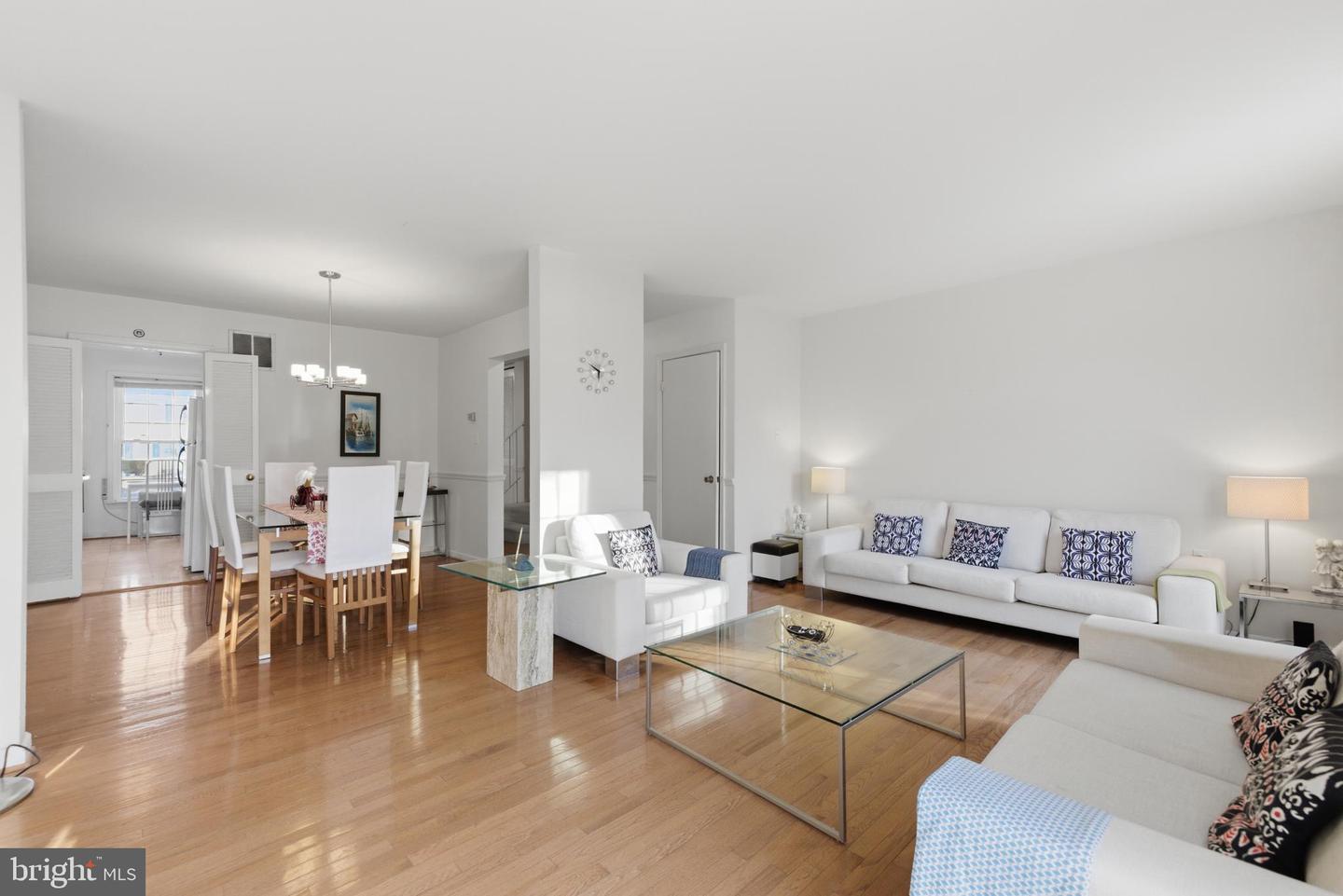 7227 EVANSTON RD, SPRINGFIELD, Virginia 22150, 3 Bedrooms Bedrooms, 7 Rooms Rooms,3 BathroomsBathrooms,Residential,For sale,7227 EVANSTON RD,VAFX2290296 MLS # VAFX2290296