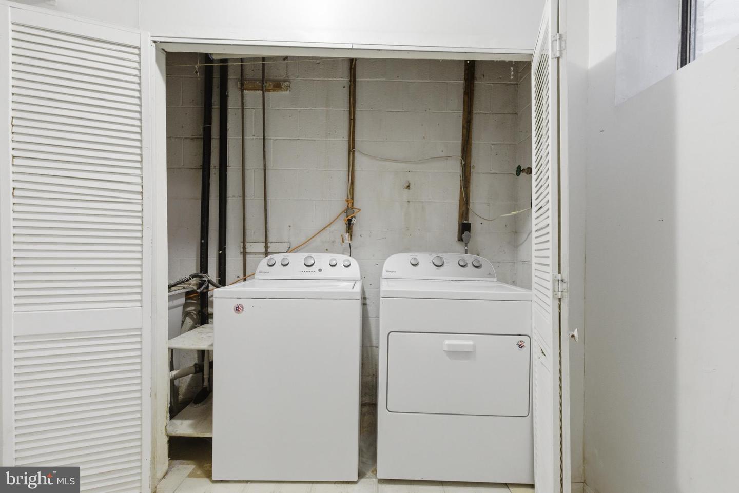 7227 EVANSTON RD, SPRINGFIELD, Virginia 22150, 3 Bedrooms Bedrooms, 7 Rooms Rooms,3 BathroomsBathrooms,Residential,For sale,7227 EVANSTON RD,VAFX2290296 MLS # VAFX2290296