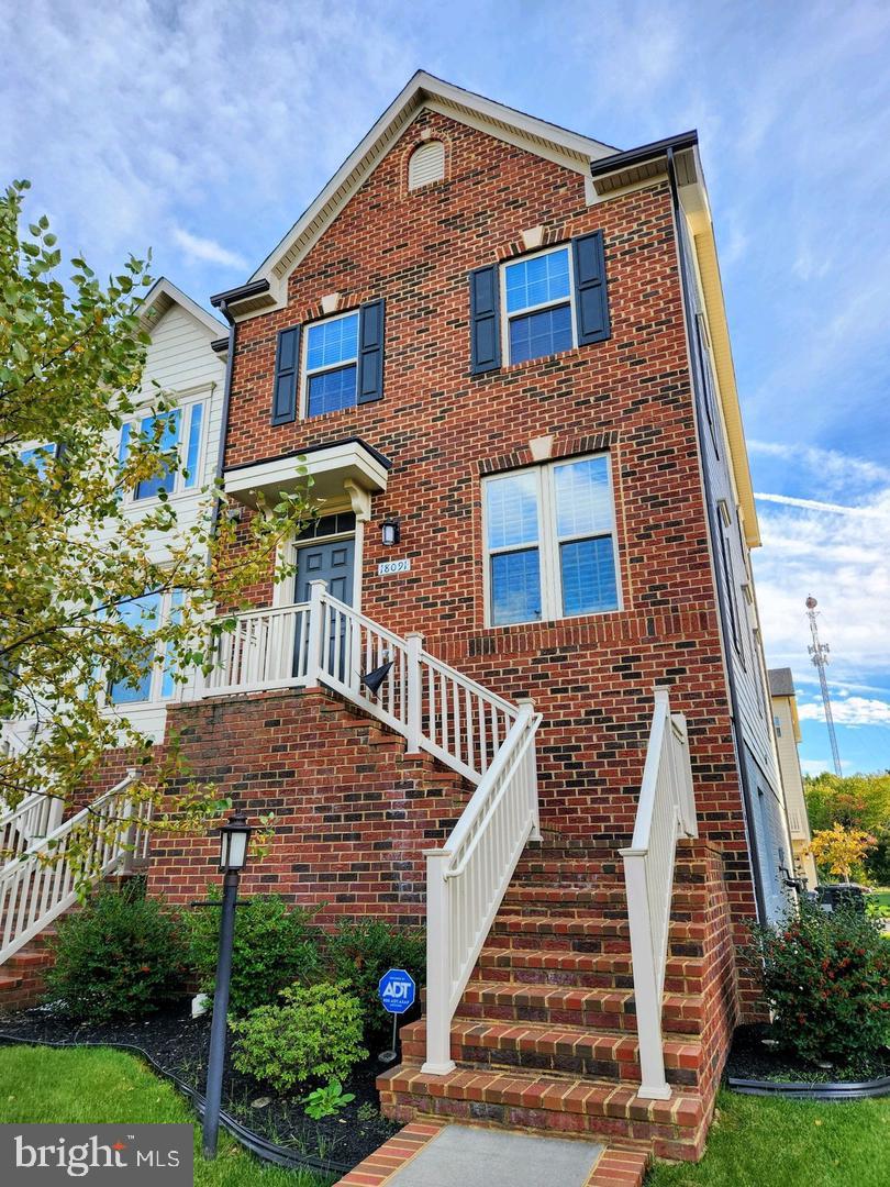 18091 RED CEDAR RD, DUMFRIES, Virginia 22026, 4 Bedrooms Bedrooms, ,3 BathroomsBathrooms,Residential,For sale,18091 RED CEDAR RD,VAPW2112258 MLS # VAPW2112258