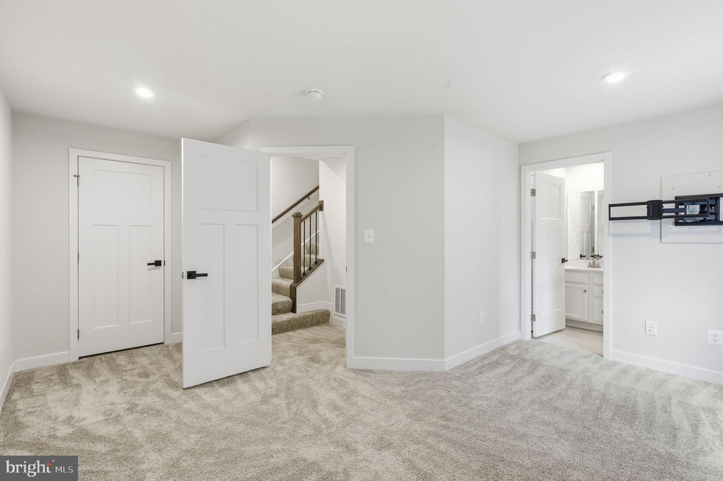 18091 RED CEDAR RD, DUMFRIES, Virginia 22026, 4 Bedrooms Bedrooms, ,3 BathroomsBathrooms,Residential,For sale,18091 RED CEDAR RD,VAPW2112258 MLS # VAPW2112258