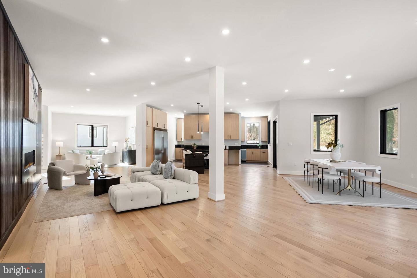 5524 SUMMIT ST, CENTREVILLE, Virginia 20120, 7 Bedrooms Bedrooms, ,6 BathroomsBathrooms,Residential,For sale,5524 SUMMIT ST,VAFX2290434 MLS # VAFX2290434