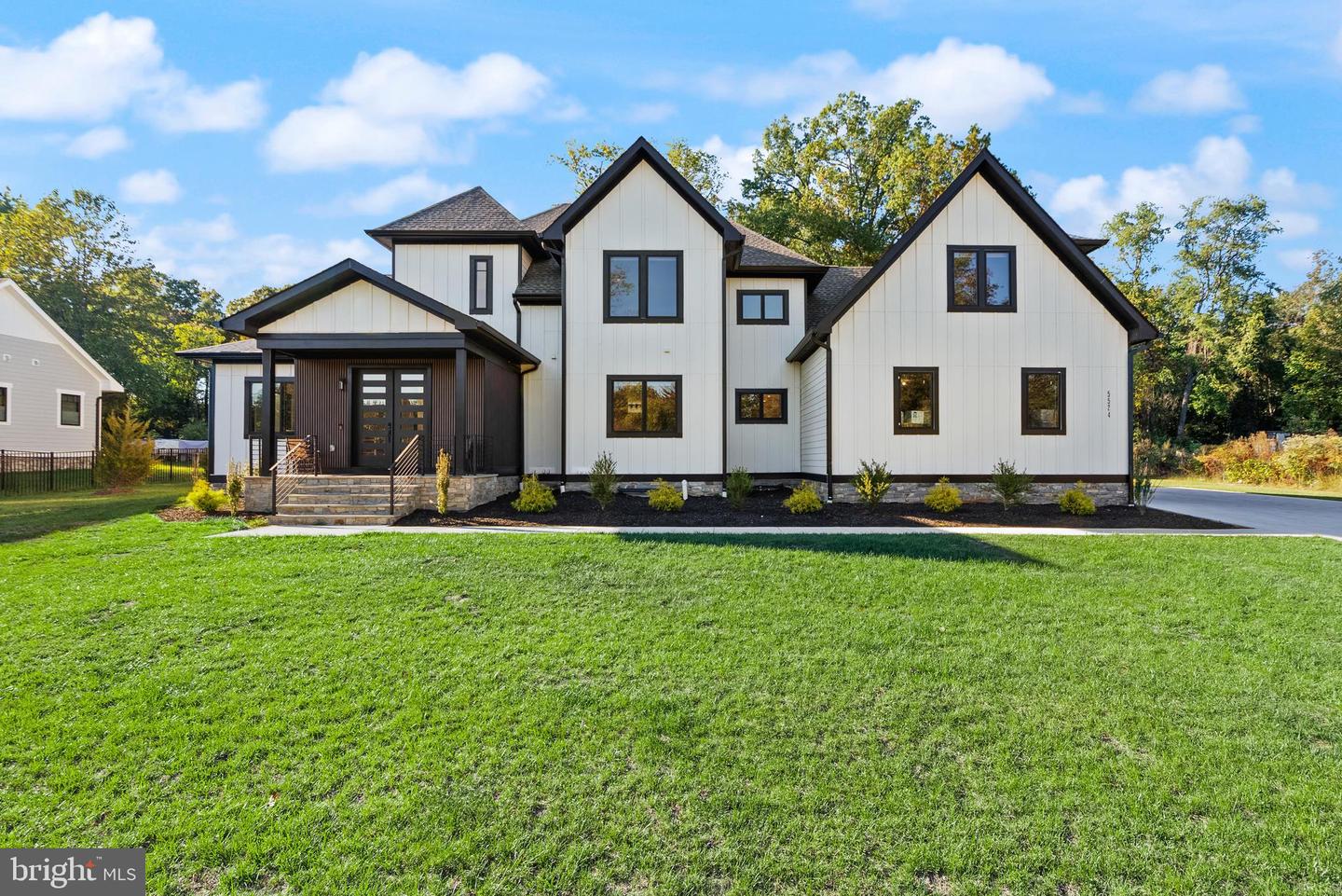 5524 SUMMIT ST, CENTREVILLE, Virginia 20120, 7 Bedrooms Bedrooms, ,6 BathroomsBathrooms,Residential,For sale,5524 SUMMIT ST,VAFX2290434 MLS # VAFX2290434