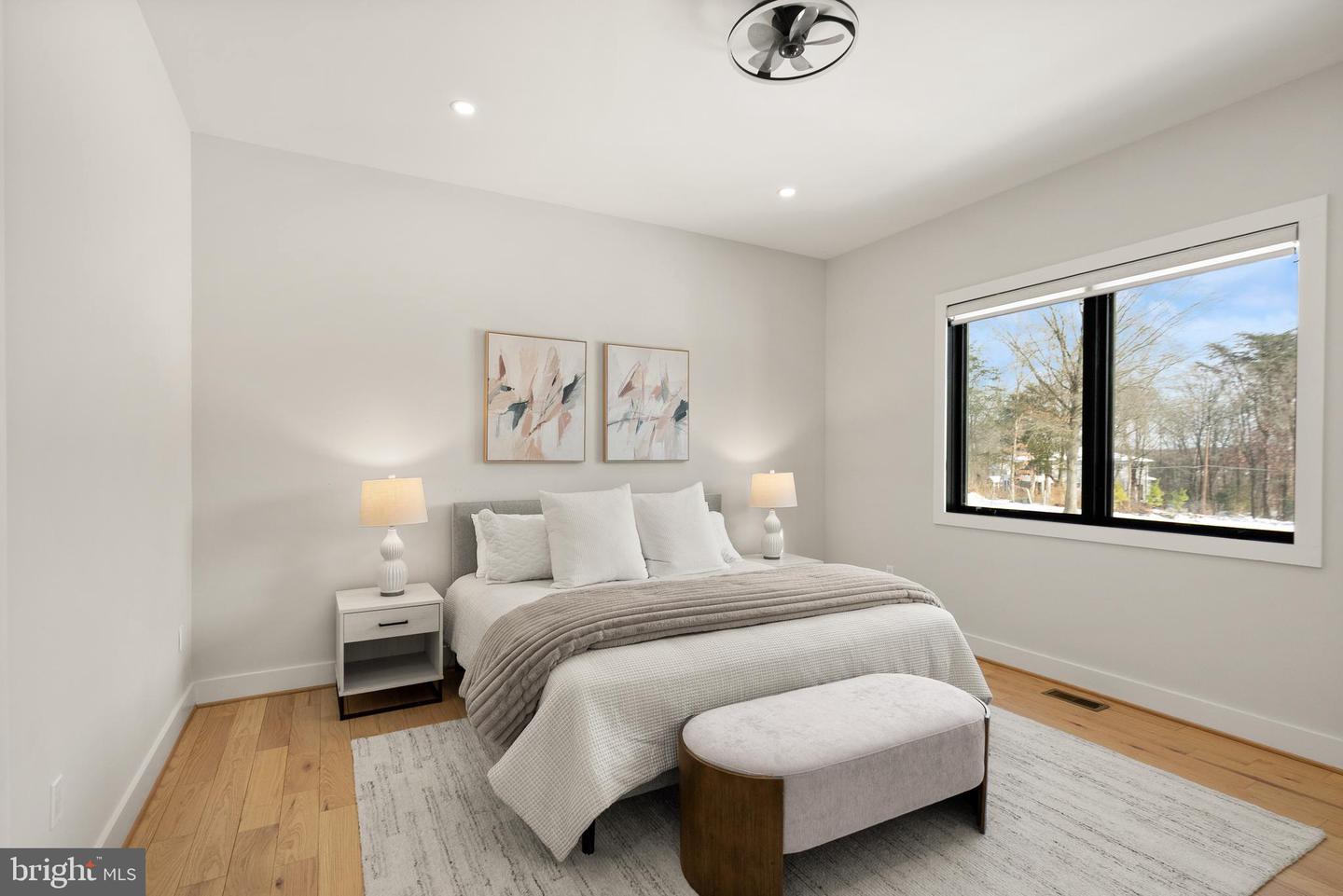 5524 SUMMIT ST, CENTREVILLE, Virginia 20120, 7 Bedrooms Bedrooms, ,6 BathroomsBathrooms,Residential,For sale,5524 SUMMIT ST,VAFX2290434 MLS # VAFX2290434