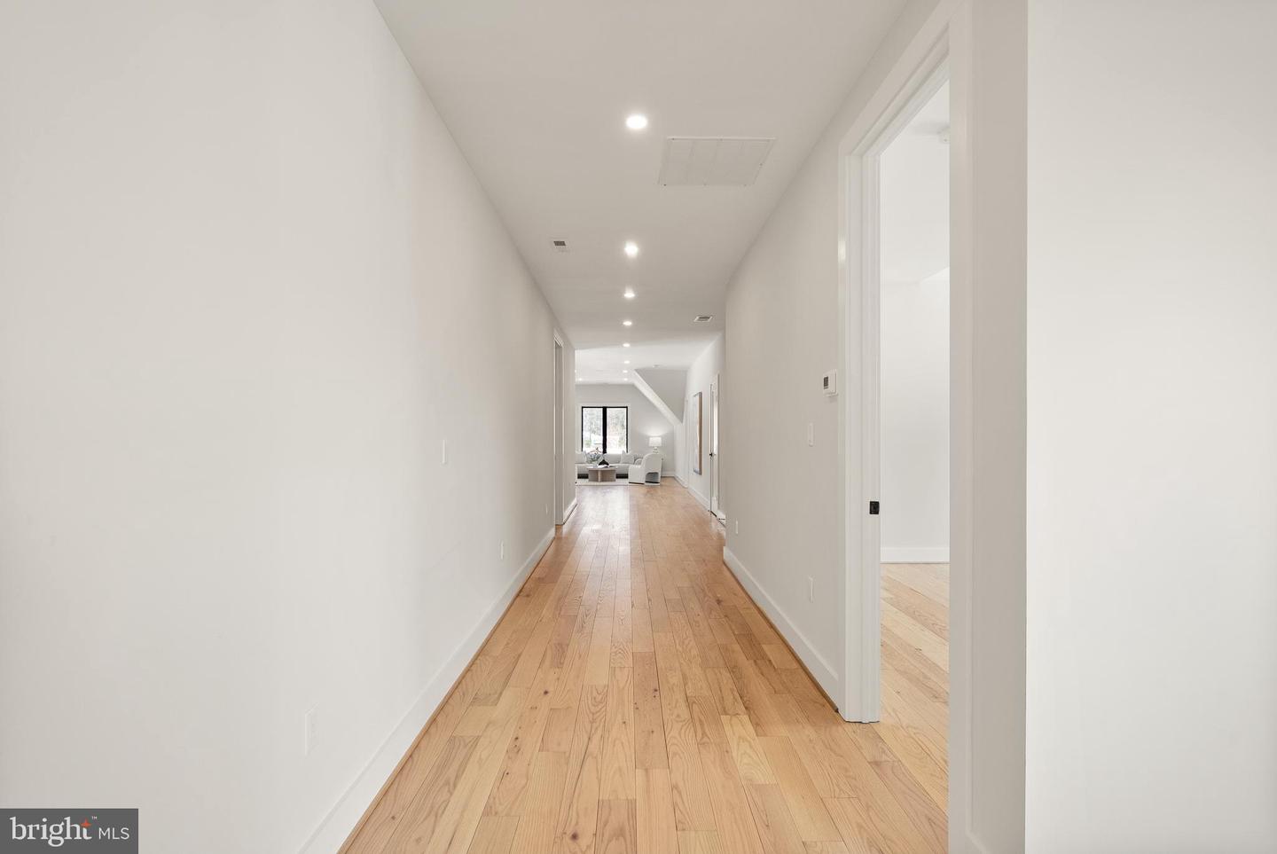 5524 SUMMIT ST, CENTREVILLE, Virginia 20120, 7 Bedrooms Bedrooms, ,6 BathroomsBathrooms,Residential,For sale,5524 SUMMIT ST,VAFX2290434 MLS # VAFX2290434