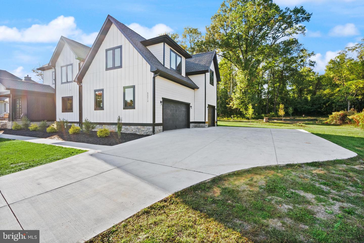 5524 SUMMIT ST, CENTREVILLE, Virginia 20120, 7 Bedrooms Bedrooms, ,6 BathroomsBathrooms,Residential,For sale,5524 SUMMIT ST,VAFX2290434 MLS # VAFX2290434