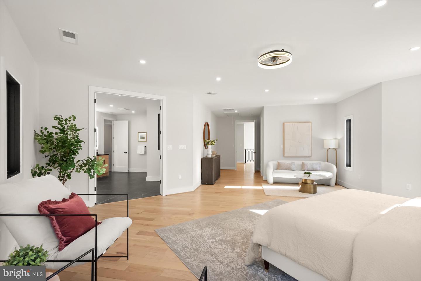 5524 SUMMIT ST, CENTREVILLE, Virginia 20120, 7 Bedrooms Bedrooms, ,6 BathroomsBathrooms,Residential,For sale,5524 SUMMIT ST,VAFX2290434 MLS # VAFX2290434