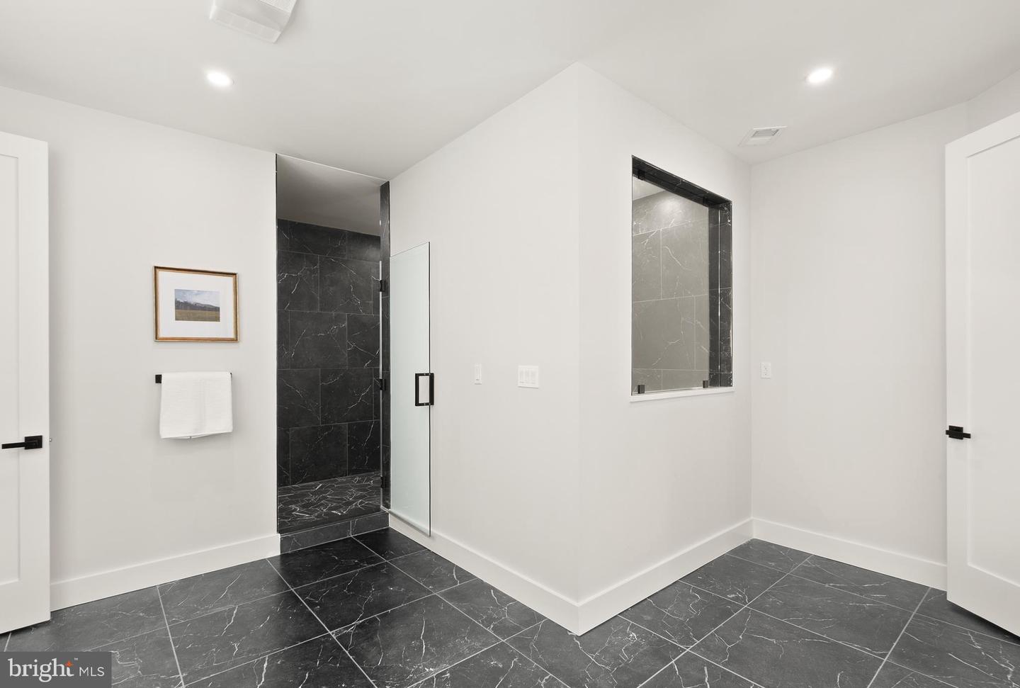 5524 SUMMIT ST, CENTREVILLE, Virginia 20120, 7 Bedrooms Bedrooms, ,6 BathroomsBathrooms,Residential,For sale,5524 SUMMIT ST,VAFX2290434 MLS # VAFX2290434