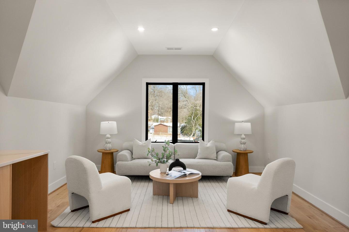 5524 SUMMIT ST, CENTREVILLE, Virginia 20120, 7 Bedrooms Bedrooms, ,6 BathroomsBathrooms,Residential,For sale,5524 SUMMIT ST,VAFX2290434 MLS # VAFX2290434