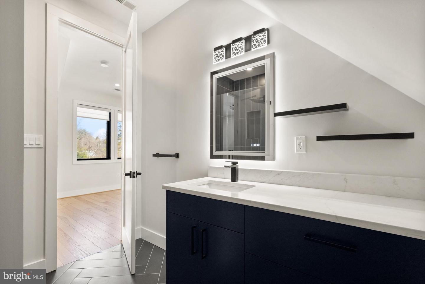 5524 SUMMIT ST, CENTREVILLE, Virginia 20120, 7 Bedrooms Bedrooms, ,6 BathroomsBathrooms,Residential,For sale,5524 SUMMIT ST,VAFX2290434 MLS # VAFX2290434