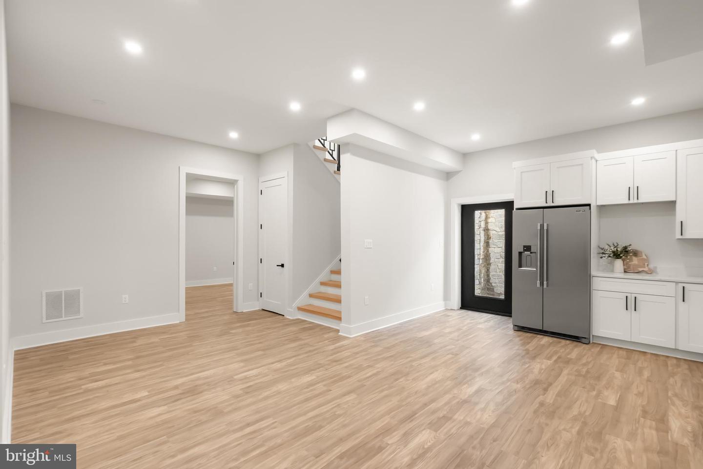 5524 SUMMIT ST, CENTREVILLE, Virginia 20120, 7 Bedrooms Bedrooms, ,6 BathroomsBathrooms,Residential,For sale,5524 SUMMIT ST,VAFX2290434 MLS # VAFX2290434