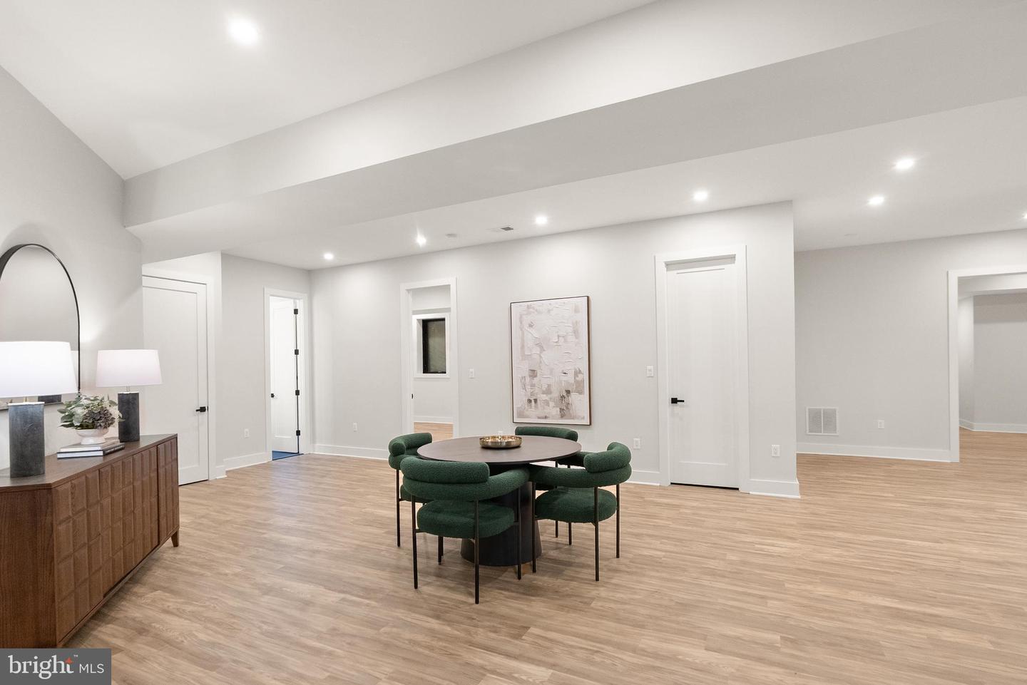 5524 SUMMIT ST, CENTREVILLE, Virginia 20120, 7 Bedrooms Bedrooms, ,6 BathroomsBathrooms,Residential,For sale,5524 SUMMIT ST,VAFX2290434 MLS # VAFX2290434