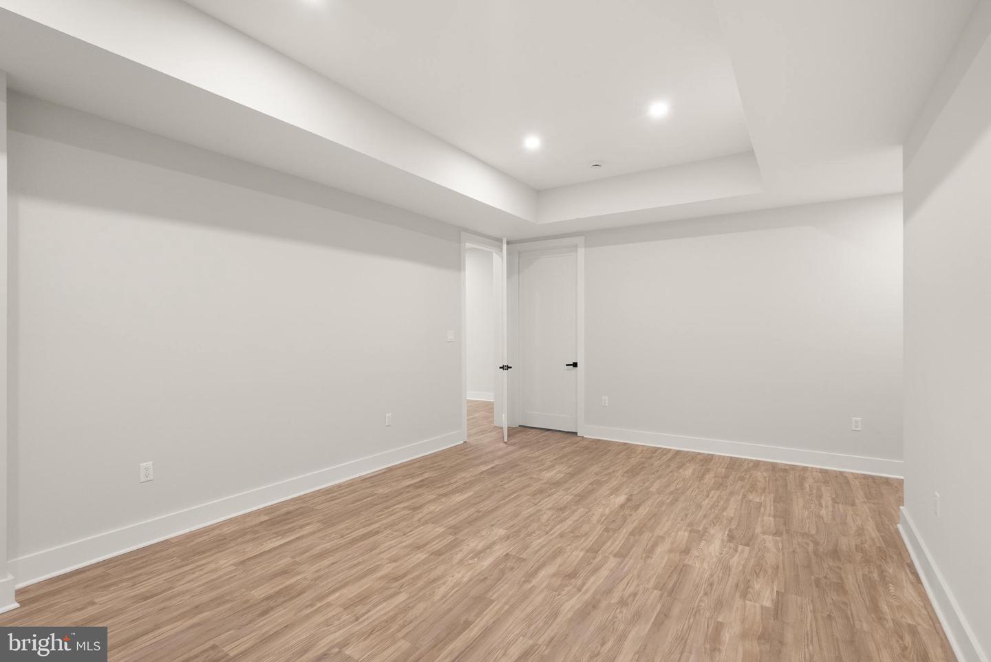 5524 SUMMIT ST, CENTREVILLE, Virginia 20120, 7 Bedrooms Bedrooms, ,6 BathroomsBathrooms,Residential,For sale,5524 SUMMIT ST,VAFX2290434 MLS # VAFX2290434