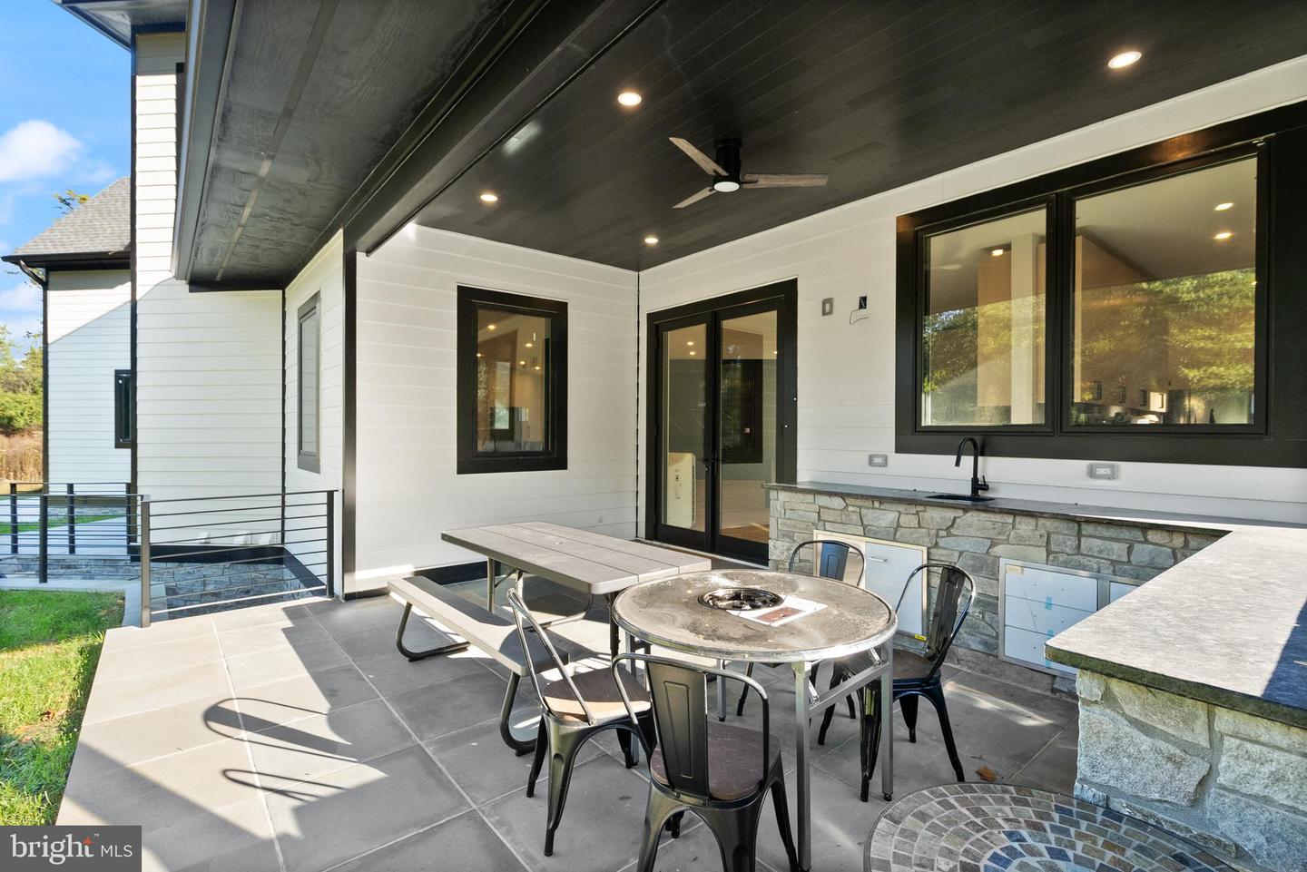 5524 SUMMIT ST, CENTREVILLE, Virginia 20120, 7 Bedrooms Bedrooms, ,6 BathroomsBathrooms,Residential,For sale,5524 SUMMIT ST,VAFX2290434 MLS # VAFX2290434