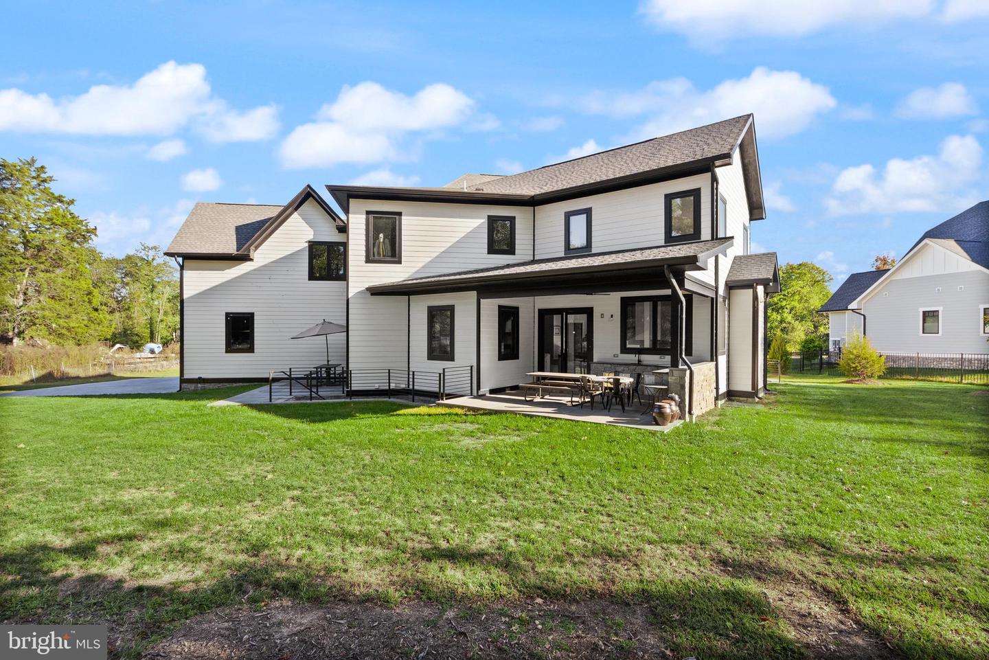 5524 SUMMIT ST, CENTREVILLE, Virginia 20120, 7 Bedrooms Bedrooms, ,6 BathroomsBathrooms,Residential,For sale,5524 SUMMIT ST,VAFX2290434 MLS # VAFX2290434