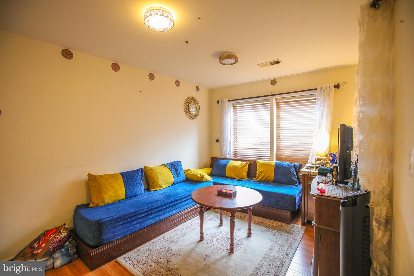 3176 SUMMIT SQUARE DR #4-A2, OAKTON, Virginia 22124, 2 Bedrooms Bedrooms, 5 Rooms Rooms,2 BathroomsBathrooms,Residential,For sale,3176 SUMMIT SQUARE DR #4-A2,VAFX2290534 MLS # VAFX2290534