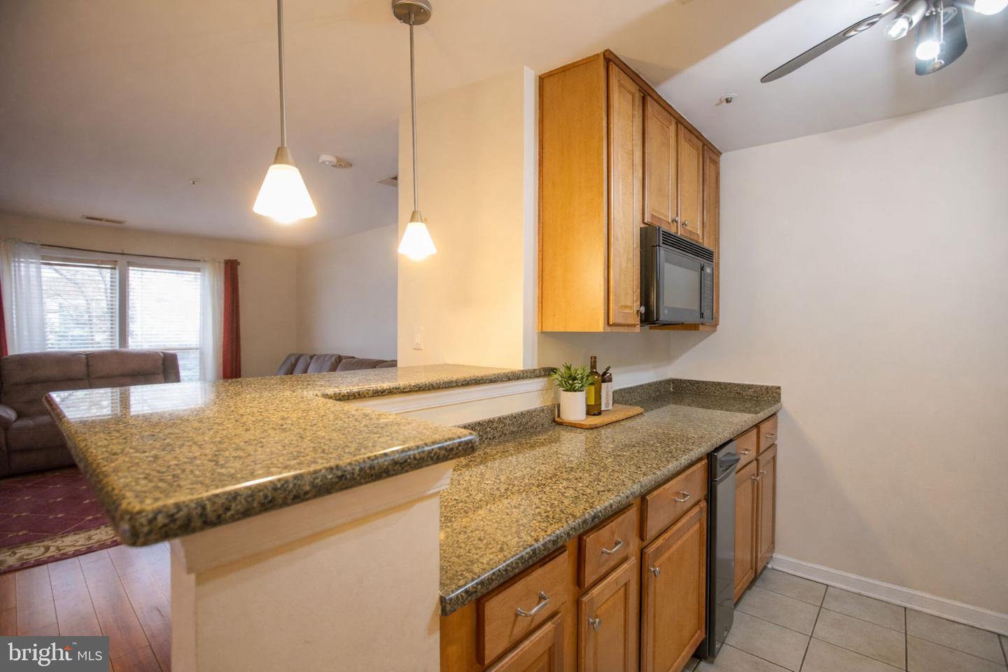 3176 SUMMIT SQUARE DR #4-A2, OAKTON, Virginia 22124, 2 Bedrooms Bedrooms, 5 Rooms Rooms,2 BathroomsBathrooms,Residential,For sale,3176 SUMMIT SQUARE DR #4-A2,VAFX2290534 MLS # VAFX2290534