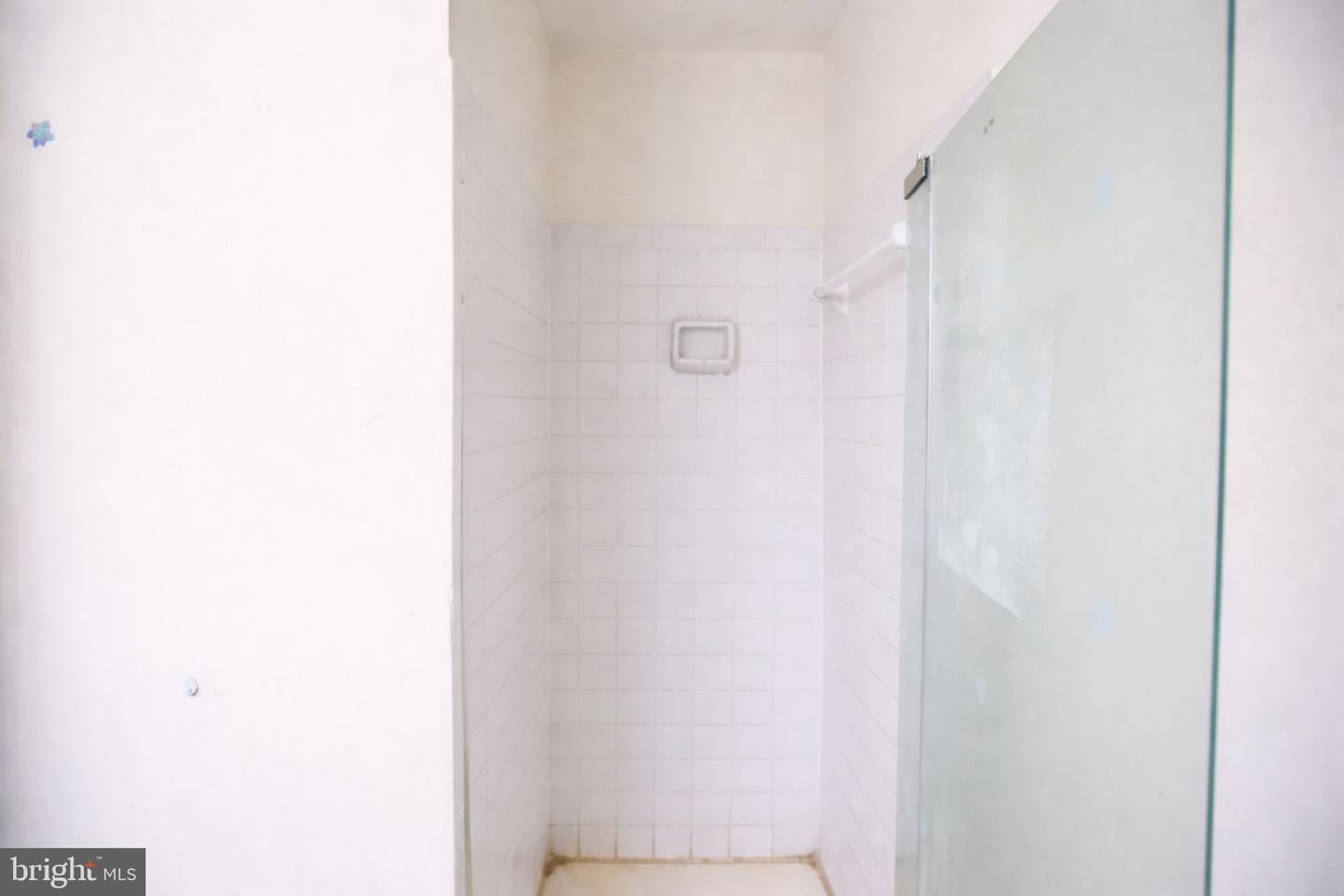 3176 SUMMIT SQUARE DR #4-A2, OAKTON, Virginia 22124, 2 Bedrooms Bedrooms, 5 Rooms Rooms,2 BathroomsBathrooms,Residential,For sale,3176 SUMMIT SQUARE DR #4-A2,VAFX2290534 MLS # VAFX2290534