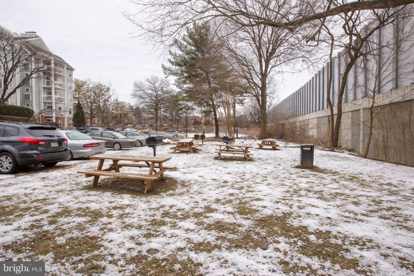 3176 SUMMIT SQUARE DR #4-A2, OAKTON, Virginia 22124, 2 Bedrooms Bedrooms, 5 Rooms Rooms,2 BathroomsBathrooms,Residential,For sale,3176 SUMMIT SQUARE DR #4-A2,VAFX2290534 MLS # VAFX2290534