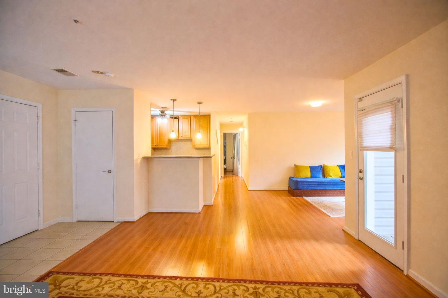 3176 SUMMIT SQUARE DR #4-A2, OAKTON, Virginia 22124, 2 Bedrooms Bedrooms, 5 Rooms Rooms,2 BathroomsBathrooms,Residential,For sale,3176 SUMMIT SQUARE DR #4-A2,VAFX2290534 MLS # VAFX2290534