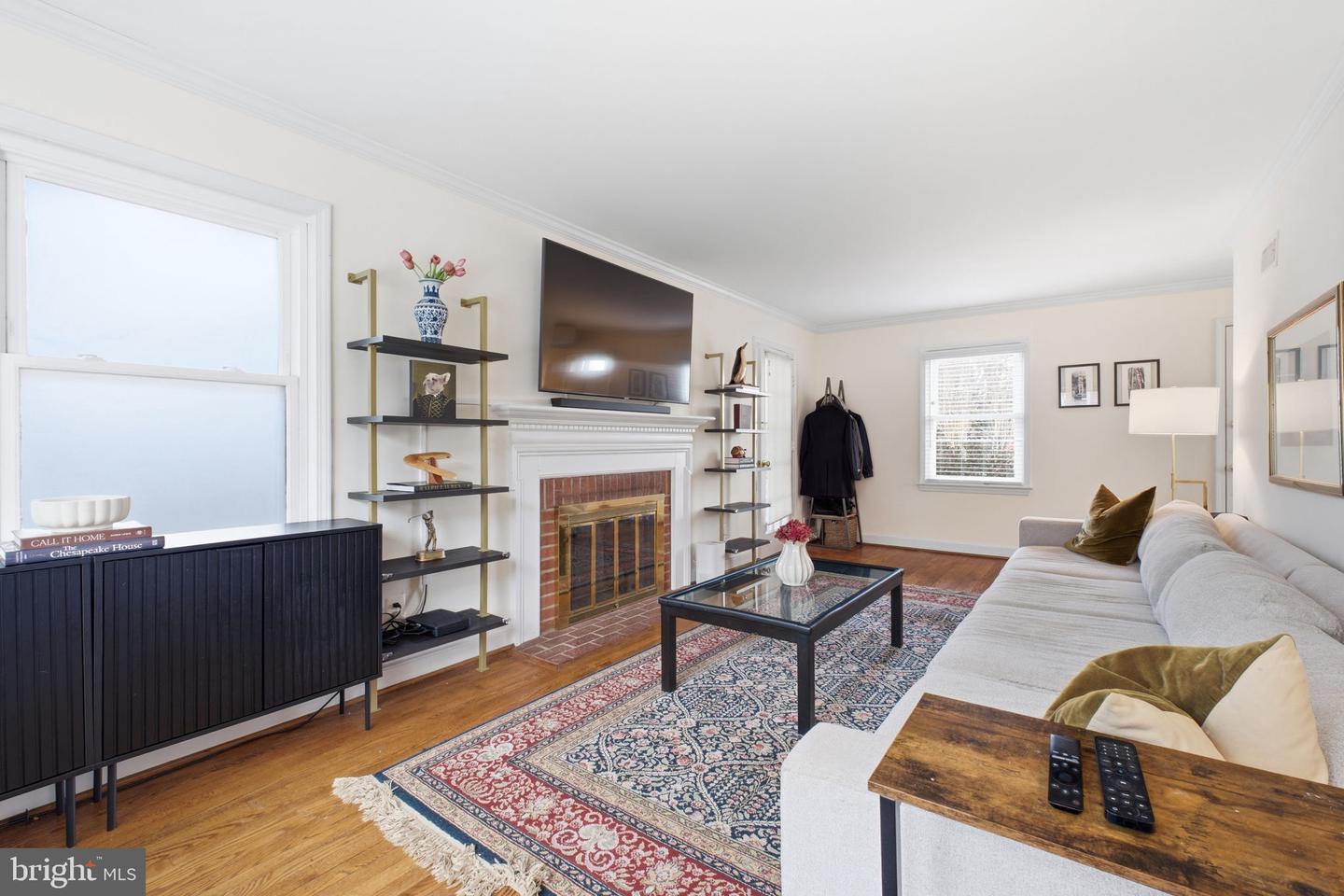 6060 N 9TH ST N, ARLINGTON, Virginia 22205, 3 Bedrooms Bedrooms, 9 Rooms Rooms,1 BathroomBathrooms,Residential,For sale,6060 N 9TH ST N,VAAR2068854 MLS # VAAR2068854