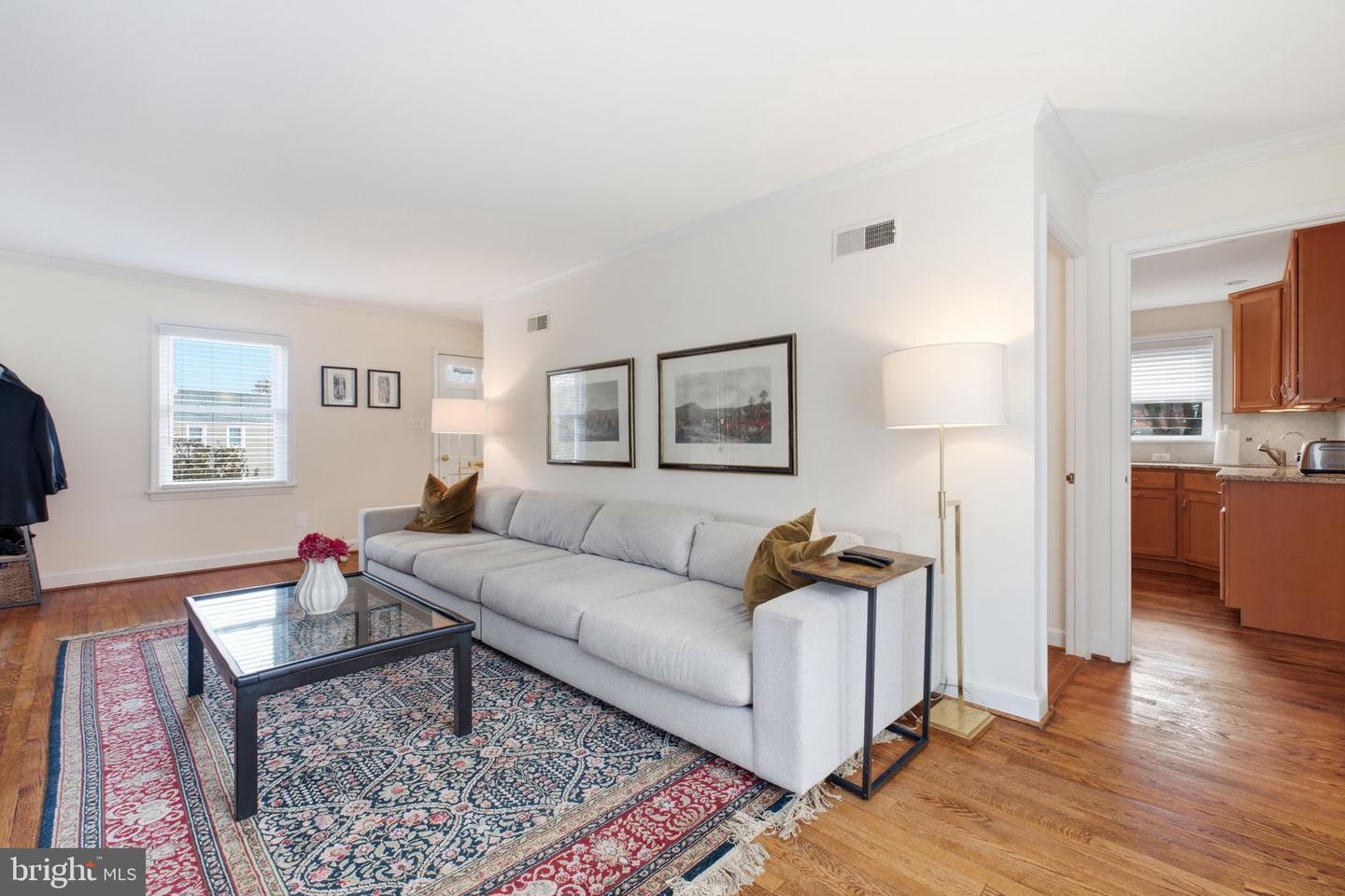 6060 N 9TH ST N, ARLINGTON, Virginia 22205, 3 Bedrooms Bedrooms, 9 Rooms Rooms,1 BathroomBathrooms,Residential,For sale,6060 N 9TH ST N,VAAR2068854 MLS # VAAR2068854