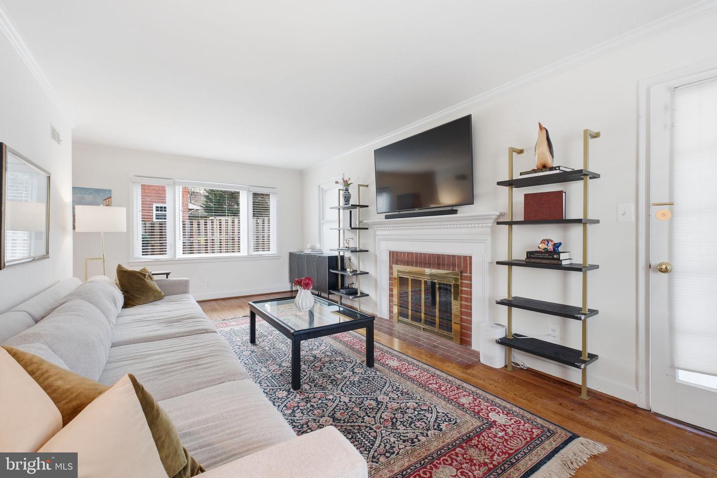 6060 N 9TH ST N, ARLINGTON, Virginia 22205, 3 Bedrooms Bedrooms, 9 Rooms Rooms,1 BathroomBathrooms,Residential,For sale,6060 N 9TH ST N,VAAR2068854 MLS # VAAR2068854