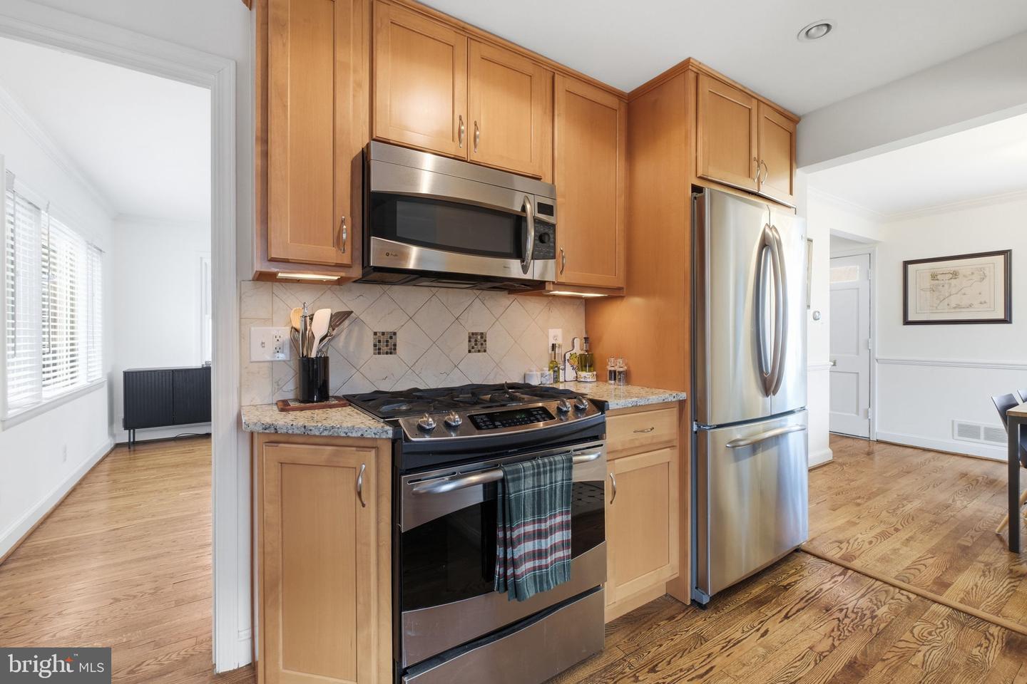 6060 N 9TH ST N, ARLINGTON, Virginia 22205, 3 Bedrooms Bedrooms, 9 Rooms Rooms,1 BathroomBathrooms,Residential,For sale,6060 N 9TH ST N,VAAR2068854 MLS # VAAR2068854