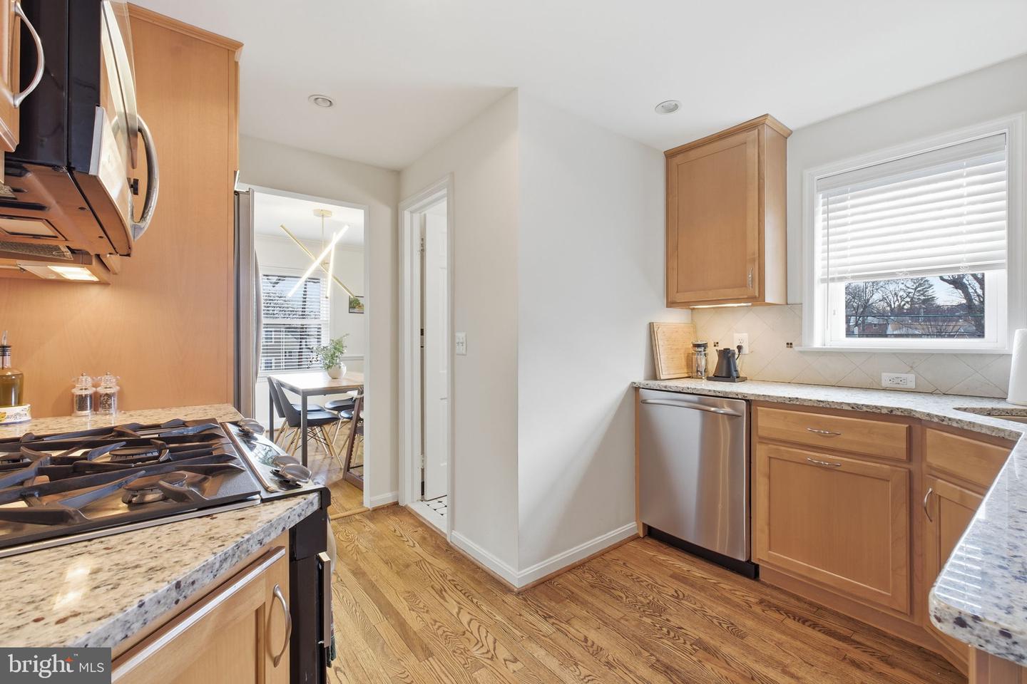 6060 N 9TH ST N, ARLINGTON, Virginia 22205, 3 Bedrooms Bedrooms, 9 Rooms Rooms,1 BathroomBathrooms,Residential,For sale,6060 N 9TH ST N,VAAR2068854 MLS # VAAR2068854