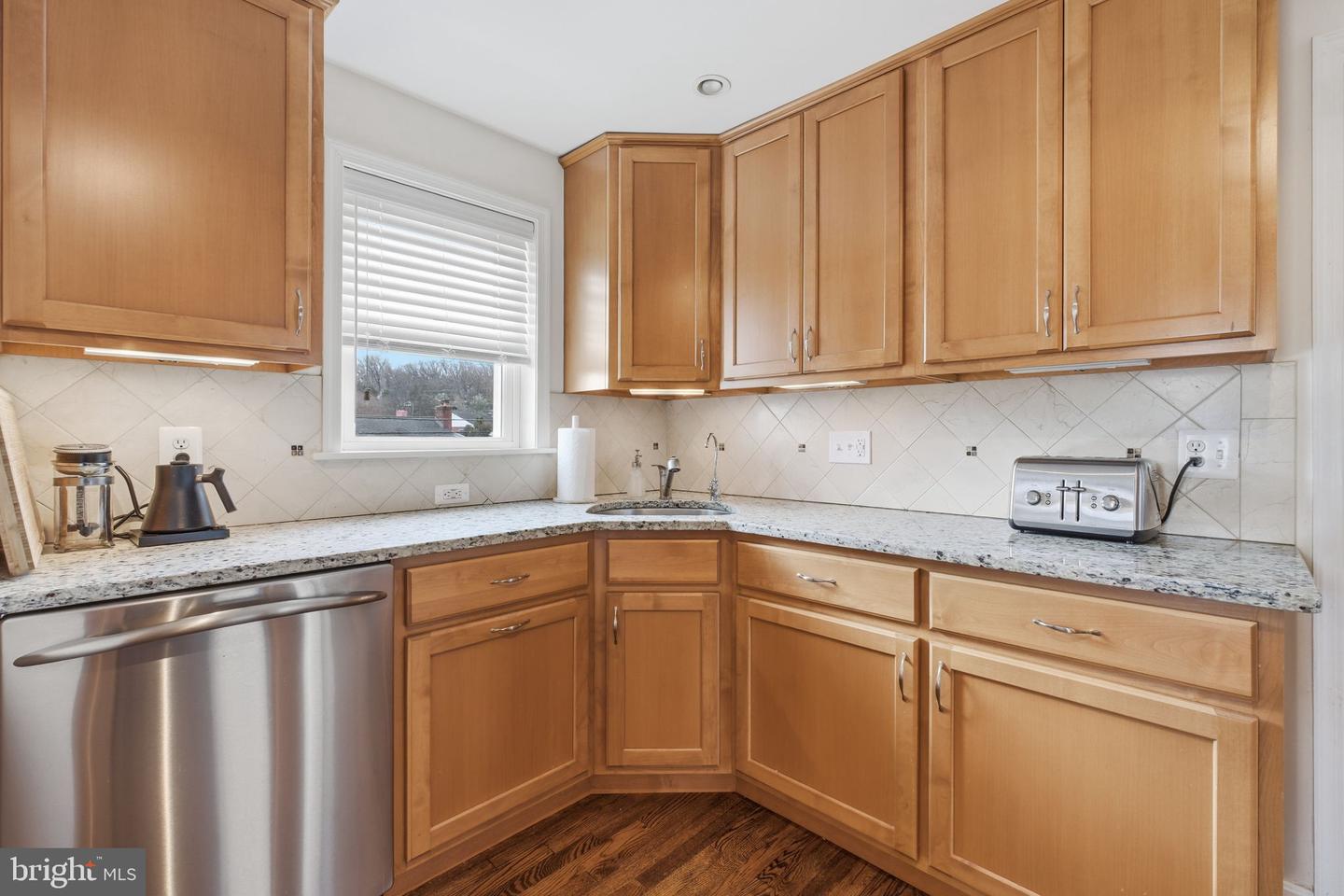 6060 N 9TH ST N, ARLINGTON, Virginia 22205, 3 Bedrooms Bedrooms, 9 Rooms Rooms,1 BathroomBathrooms,Residential,For sale,6060 N 9TH ST N,VAAR2068854 MLS # VAAR2068854