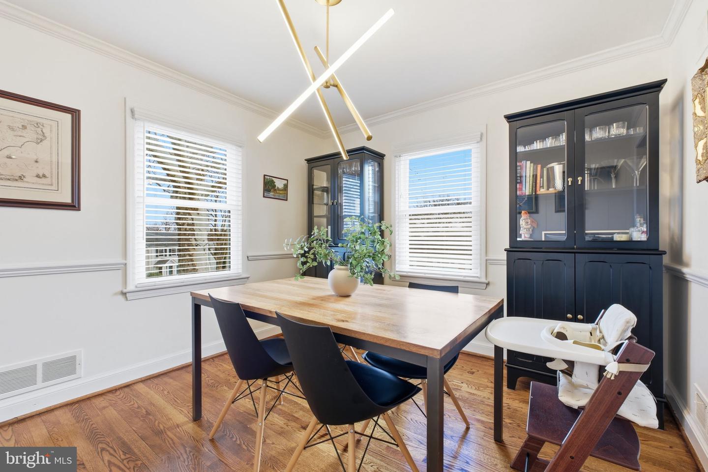 6060 N 9TH ST N, ARLINGTON, Virginia 22205, 3 Bedrooms Bedrooms, 9 Rooms Rooms,1 BathroomBathrooms,Residential,For sale,6060 N 9TH ST N,VAAR2068854 MLS # VAAR2068854