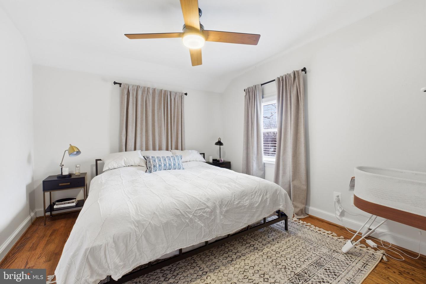 6060 N 9TH ST N, ARLINGTON, Virginia 22205, 3 Bedrooms Bedrooms, 9 Rooms Rooms,1 BathroomBathrooms,Residential,For sale,6060 N 9TH ST N,VAAR2068854 MLS # VAAR2068854