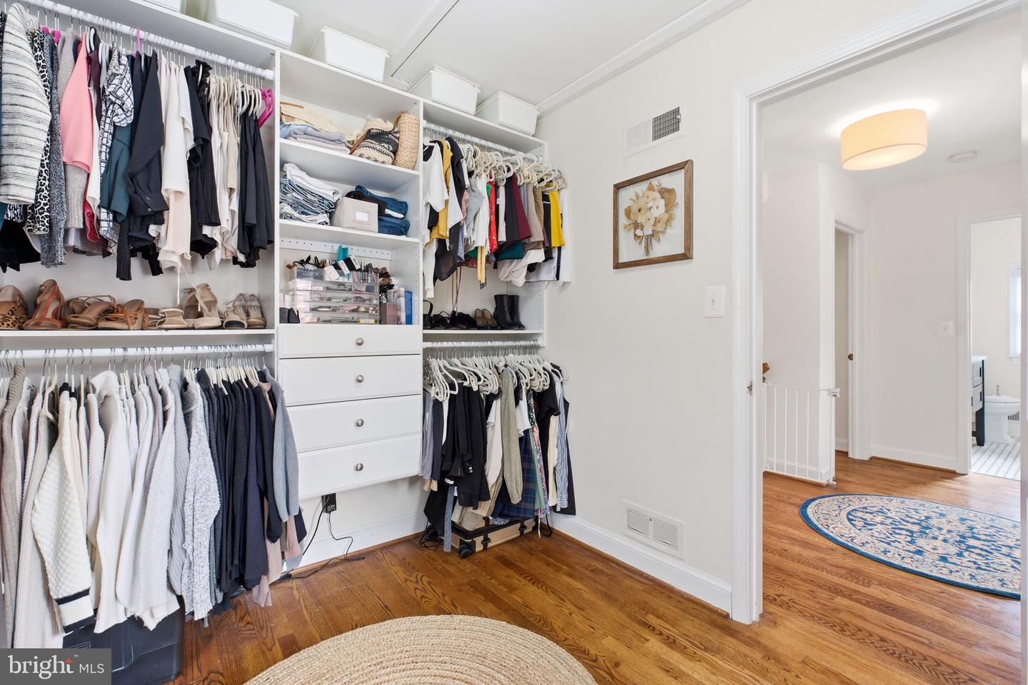 6060 N 9TH ST N, ARLINGTON, Virginia 22205, 3 Bedrooms Bedrooms, 9 Rooms Rooms,1 BathroomBathrooms,Residential,For sale,6060 N 9TH ST N,VAAR2068854 MLS # VAAR2068854