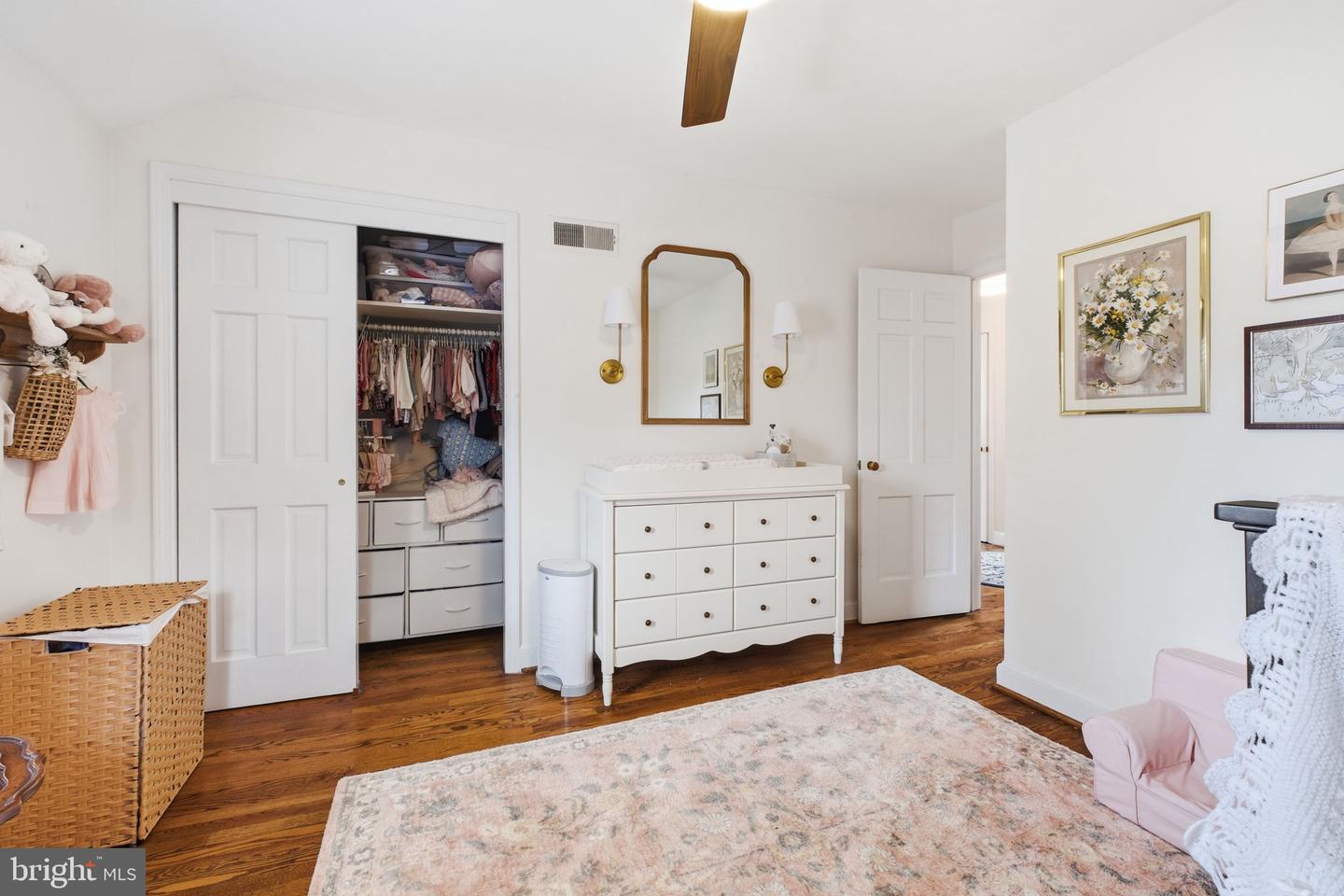 6060 N 9TH ST N, ARLINGTON, Virginia 22205, 3 Bedrooms Bedrooms, 9 Rooms Rooms,1 BathroomBathrooms,Residential,For sale,6060 N 9TH ST N,VAAR2068854 MLS # VAAR2068854