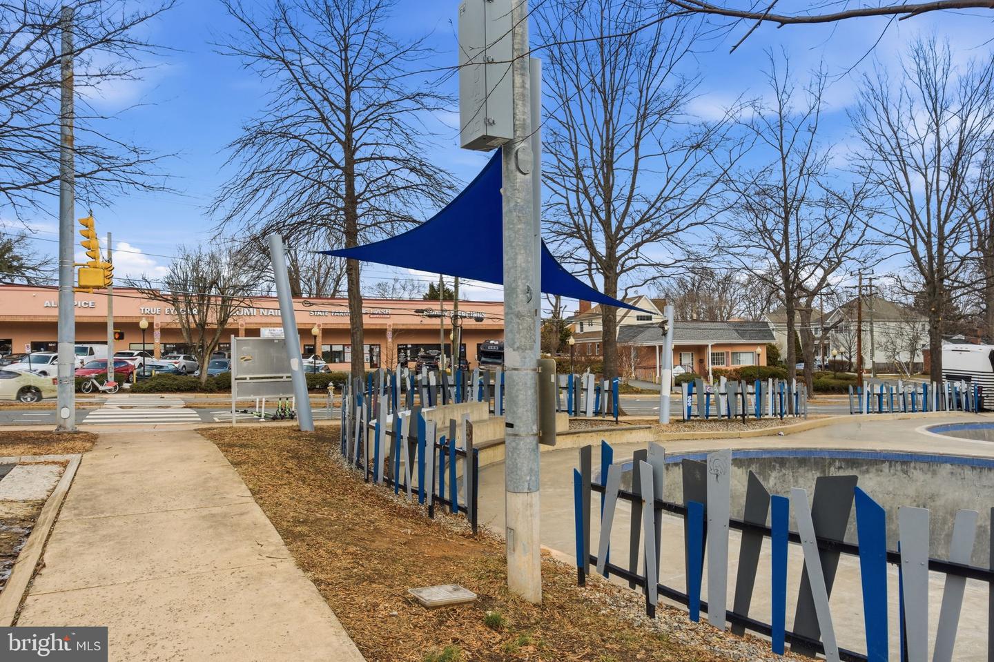 6060 N 9TH ST N, ARLINGTON, Virginia 22205, 3 Bedrooms Bedrooms, 9 Rooms Rooms,1 BathroomBathrooms,Residential,For sale,6060 N 9TH ST N,VAAR2068854 MLS # VAAR2068854