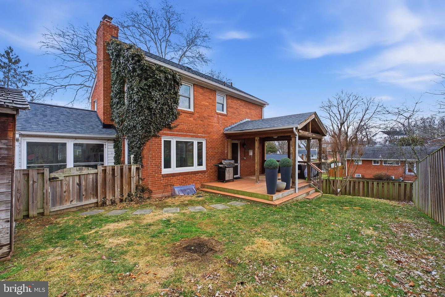 6060 N 9TH ST N, ARLINGTON, Virginia 22205, 3 Bedrooms Bedrooms, 9 Rooms Rooms,1 BathroomBathrooms,Residential,For sale,6060 N 9TH ST N,VAAR2068854 MLS # VAAR2068854