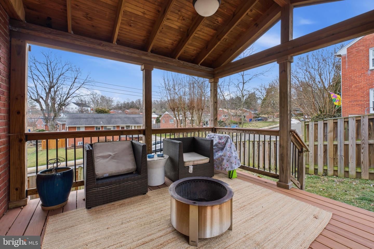 6060 N 9TH ST N, ARLINGTON, Virginia 22205, 3 Bedrooms Bedrooms, 9 Rooms Rooms,1 BathroomBathrooms,Residential,For sale,6060 N 9TH ST N,VAAR2068854 MLS # VAAR2068854