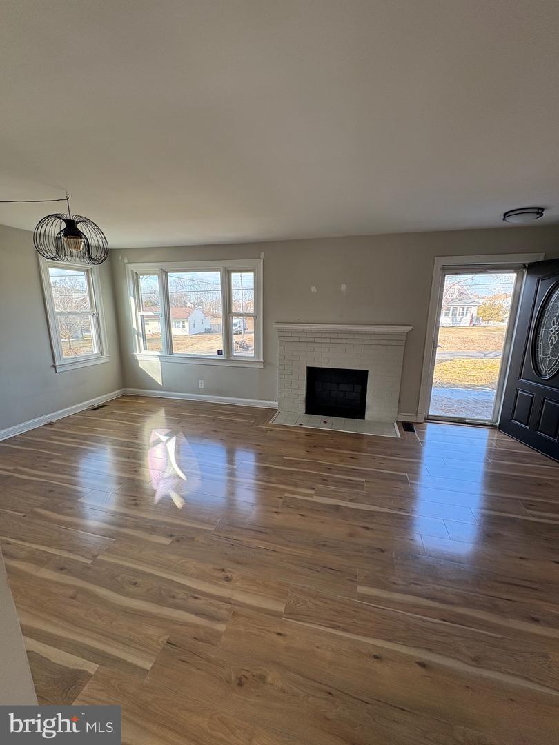 522 WHITE OAK RD, FREDERICKSBURG, Virginia 22405, 3 Bedrooms Bedrooms, ,2 BathroomsBathrooms,Residential,For sale,522 WHITE OAK RD,VAST2046138 MLS # VAST2046138