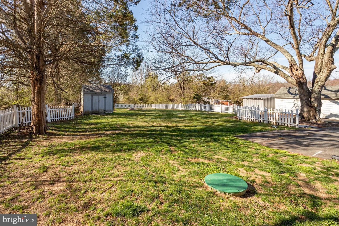 522 WHITE OAK RD, FREDERICKSBURG, Virginia 22405, 3 Bedrooms Bedrooms, ,2 BathroomsBathrooms,Residential,For sale,522 WHITE OAK RD,VAST2046138 MLS # VAST2046138