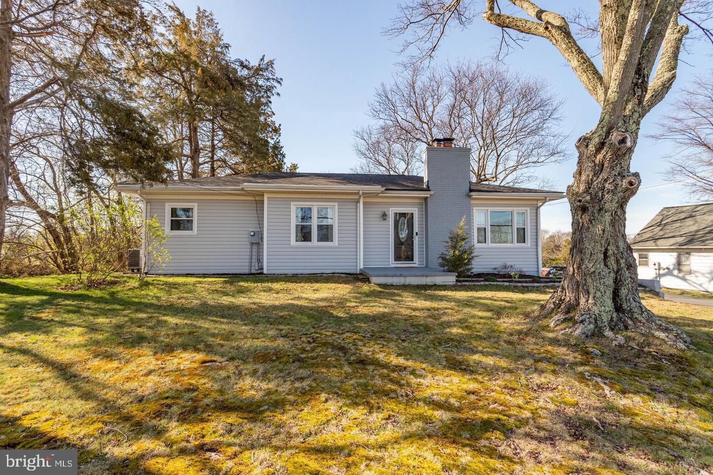 522 WHITE OAK RD, FREDERICKSBURG, Virginia 22405, 3 Bedrooms Bedrooms, ,2 BathroomsBathrooms,Residential,For sale,522 WHITE OAK RD,VAST2046138 MLS # VAST2046138