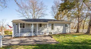 522 WHITE OAK RD, FREDERICKSBURG, Virginia 22405, 3 Bedrooms Bedrooms, ,2 BathroomsBathrooms,Residential,For sale,522 WHITE OAK RD,VAST2046138 MLS # VAST2046138