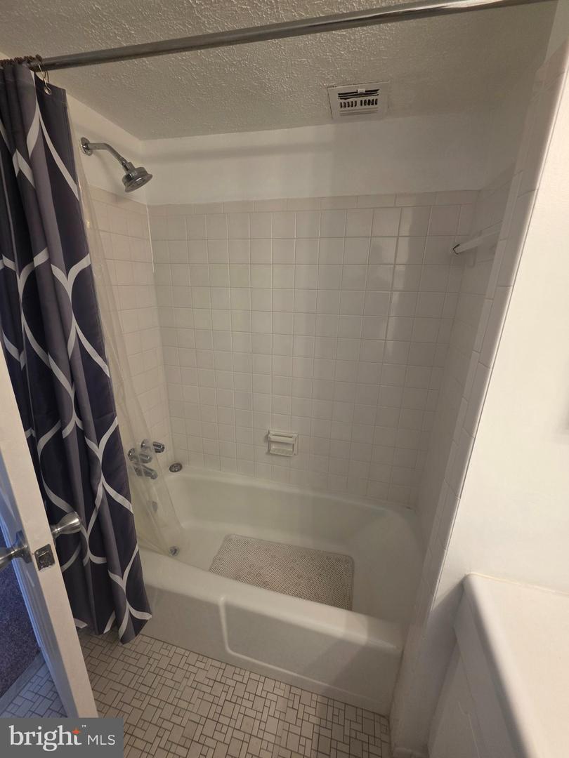 5707 INDIAN CT #B1, ALEXANDRIA, Virginia 22303, 2 Bedrooms Bedrooms, ,1 BathroomBathrooms,Residential,For sale,5707 INDIAN CT #B1,VAFX2291064 MLS # VAFX2291064