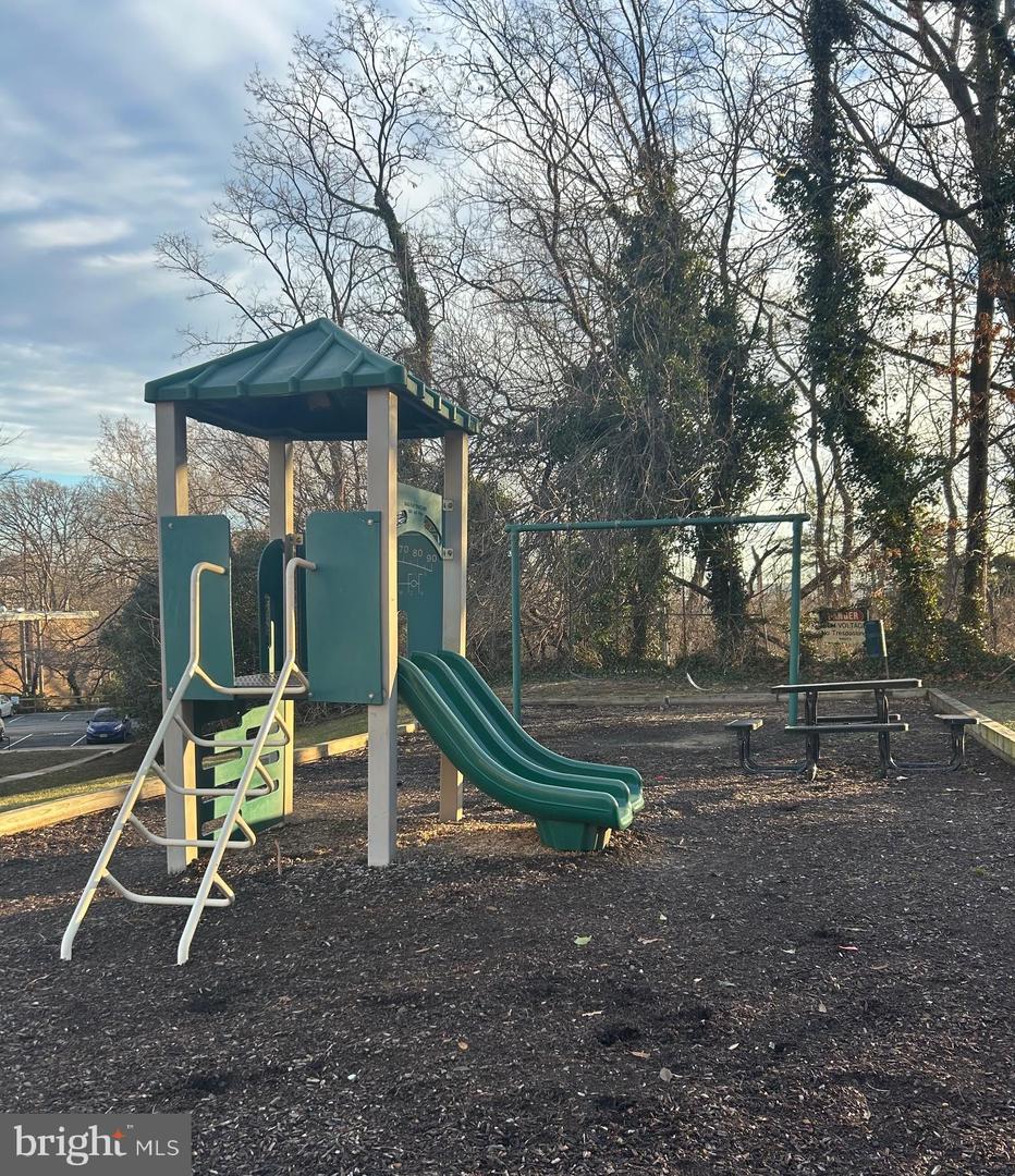 5707 INDIAN CT #B1, ALEXANDRIA, Virginia 22303, 2 Bedrooms Bedrooms, ,1 BathroomBathrooms,Residential,For sale,5707 INDIAN CT #B1,VAFX2291064 MLS # VAFX2291064