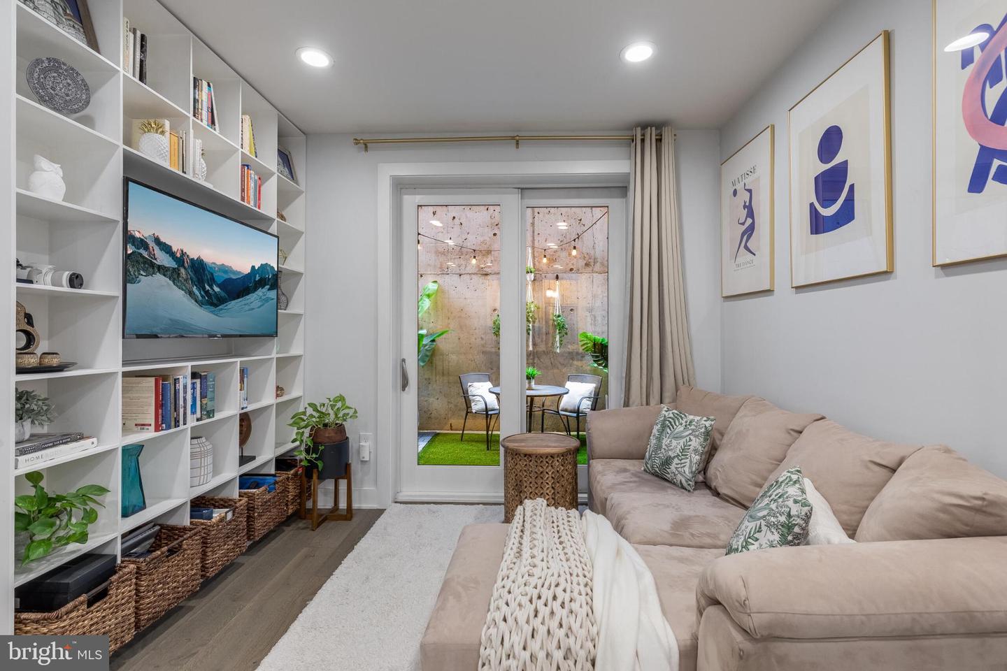 1412 CHAPIN ST NW #5, WASHINGTON, District Of Columbia 20009, 1 Bedroom Bedrooms, 5 Rooms Rooms,1 BathroomBathrooms,Residential,For sale,1412 CHAPIN ST NW #5,DCDC2246302 MLS # DCDC2246302