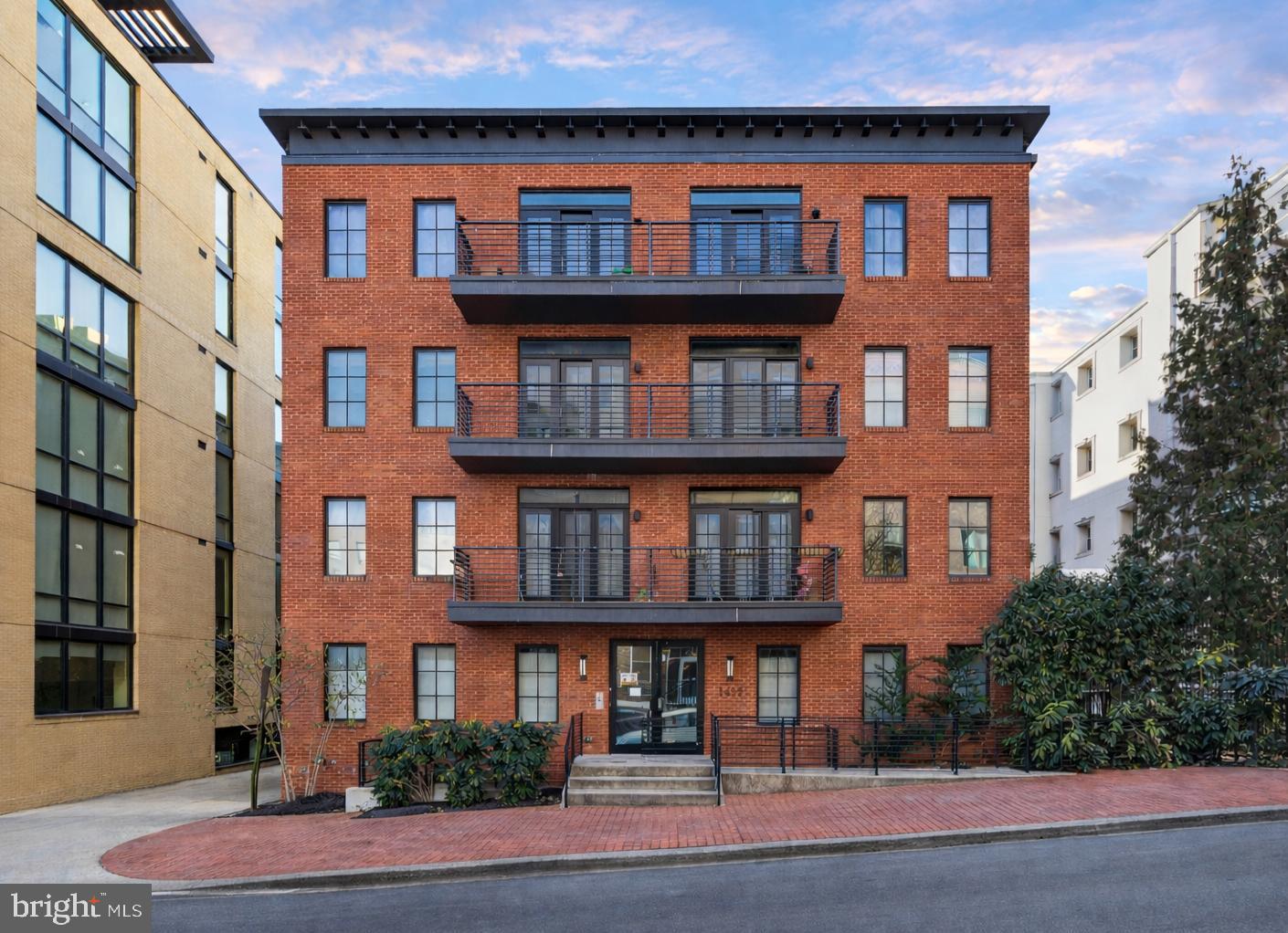 1412 CHAPIN ST NW #5, WASHINGTON, District Of Columbia 20009, 1 Bedroom Bedrooms, 5 Rooms Rooms,1 BathroomBathrooms,Residential,For sale,1412 CHAPIN ST NW #5,DCDC2246302 MLS # DCDC2246302