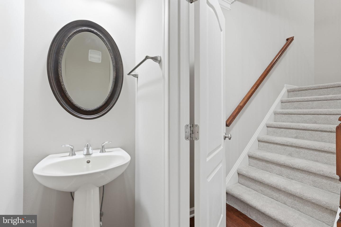 43140 THOROUGHFARE GAP TER, ASHBURN, Virginia 20148, 3 Bedrooms Bedrooms, ,2 BathroomsBathrooms,Residential,For sale,43140 THOROUGHFARE GAP TER,VALO2115956 MLS # VALO2115956