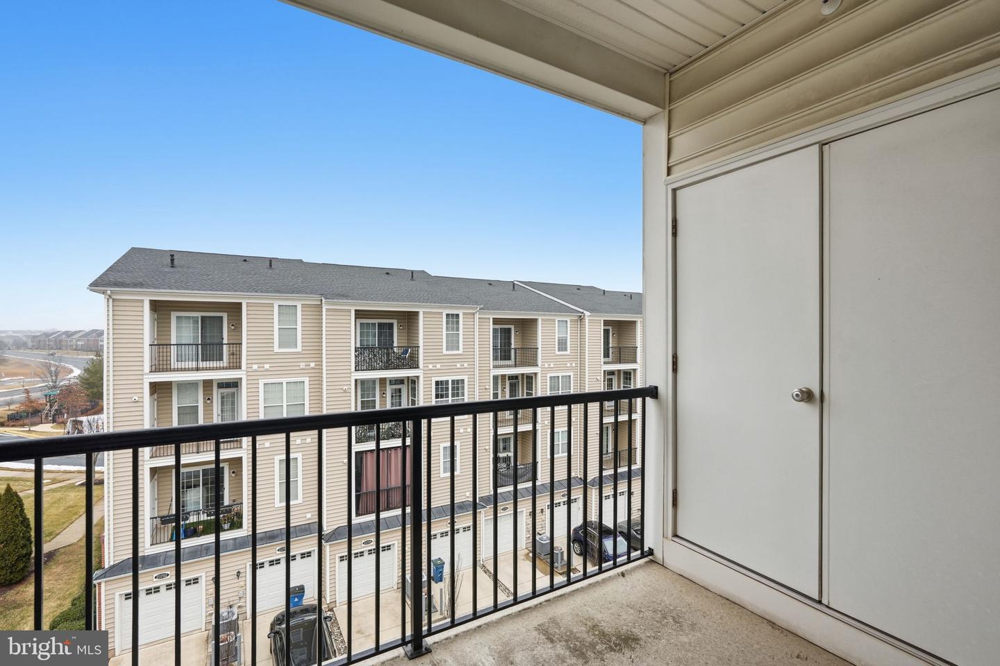 43140 THOROUGHFARE GAP TER, ASHBURN, Virginia 20148, 3 Bedrooms Bedrooms, ,2 BathroomsBathrooms,Residential,For sale,43140 THOROUGHFARE GAP TER,VALO2115956 MLS # VALO2115956