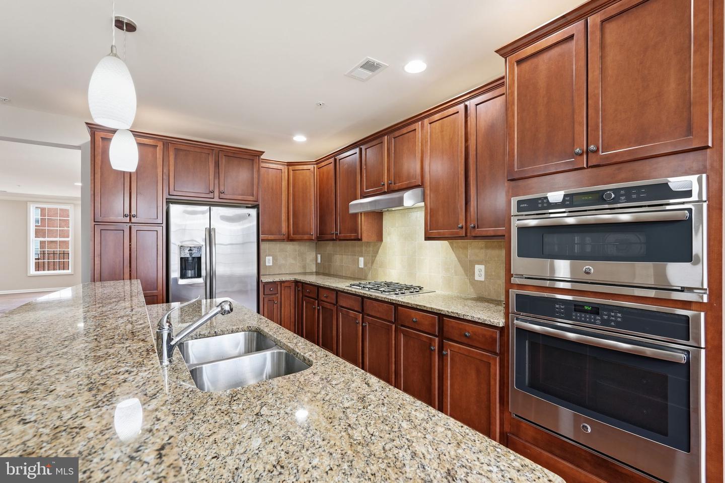 43140 THOROUGHFARE GAP TER, ASHBURN, Virginia 20148, 3 Bedrooms Bedrooms, ,2 BathroomsBathrooms,Residential,For sale,43140 THOROUGHFARE GAP TER,VALO2115956 MLS # VALO2115956